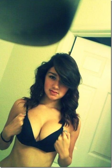 girls-chest-stare-735b09