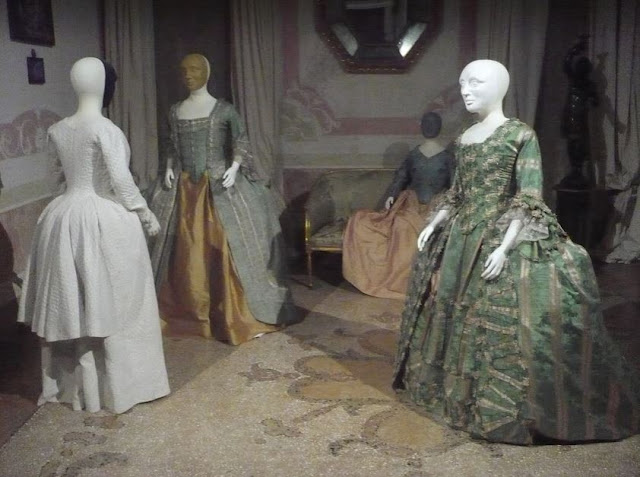 esposizione di costumi a Palazzo Mocenigo