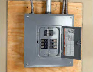 Instalaciones eléctricas residenciales - Centro de carga de 8 espacios con interruptor principal