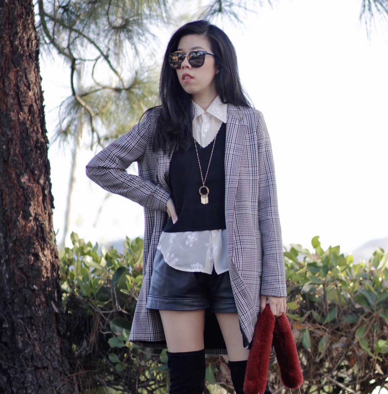 Fuzzy Top Handle Leather Bag with Statement Necklace_Casual Fall Fashion Ideas_Adrienne Nguyen