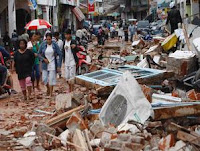 Foto Gambar TErbaru Daftar List Korban Tewas Akibat Gempa Padang Sumbar Update 2009 Photo Dampak Gempa Bumi 2009 Indonesia Sumatera