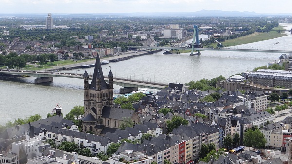 Vista da cidade ao subir na torre da catedral de Colonia