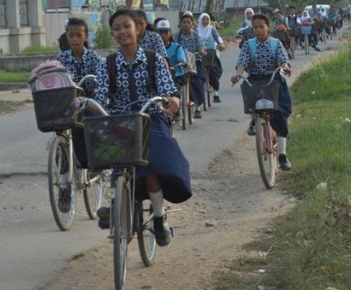 Contoh Cerpen Naik Sepeda Bareng Teman  Kumpulan Cerpen 