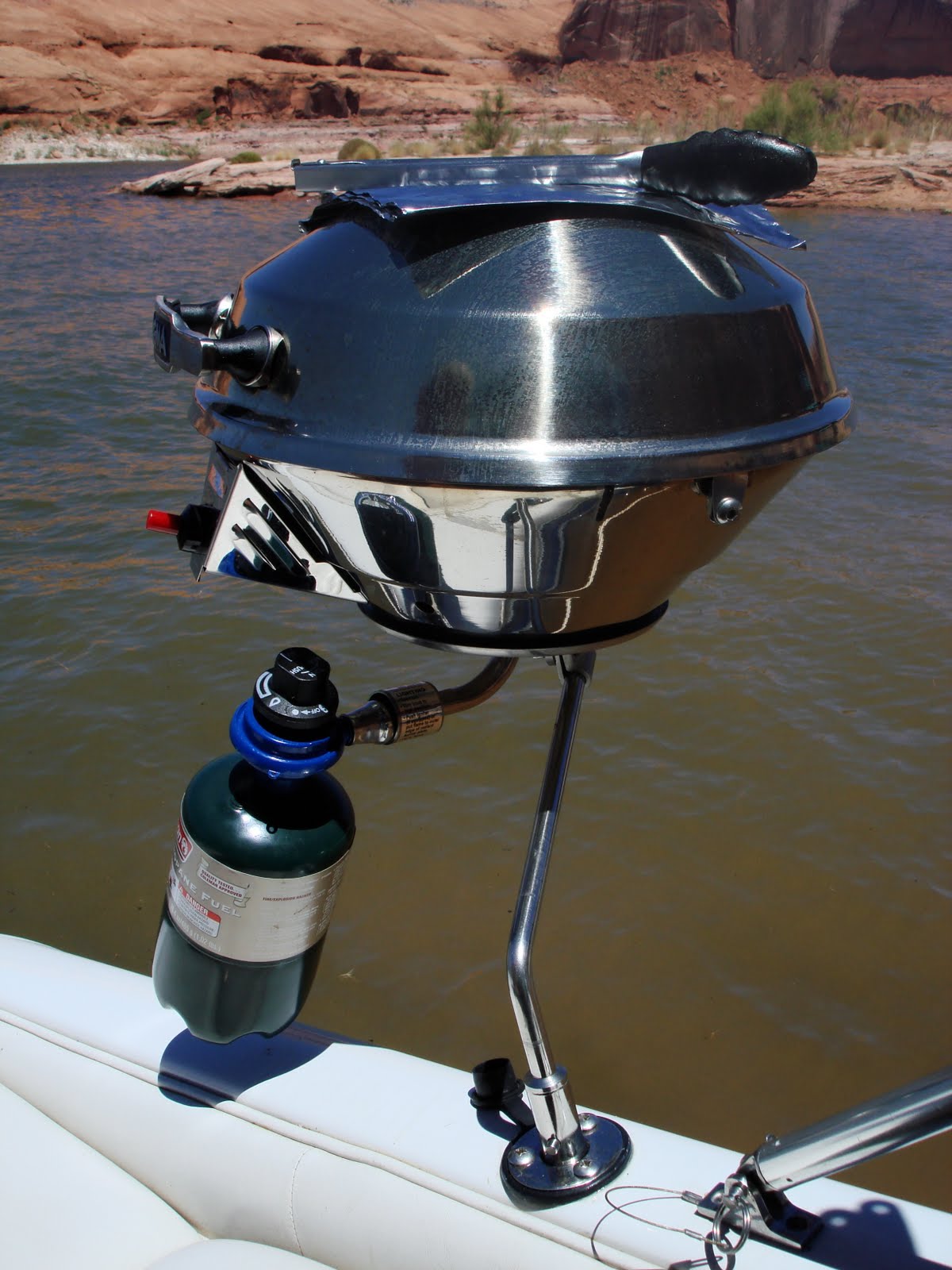 Homemade boat grill mount