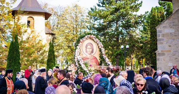 Racla cu moaștele Sf. Ioan cel Nou de la Suceava a fost purtată într-un pelerinaj de două zile prin toate zonele județului