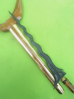 keris istimewa parung sari