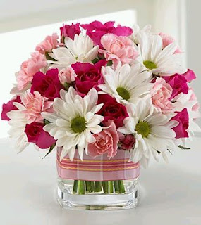 Centerpieces and Floral Arrangements for Mother's Day