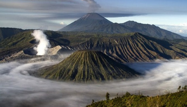 Berikut Enam Taman Nasional Paling Indah Yang Ada Di Indonesia