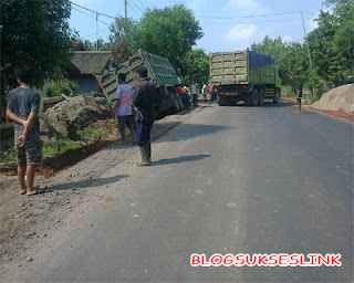 Kecelakaan Truck Pasir