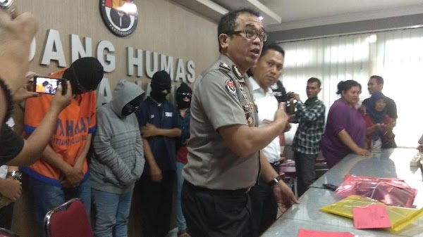 Polisi Gerebek Pesta "Lendir" Komunitas Swinger di Surabaya