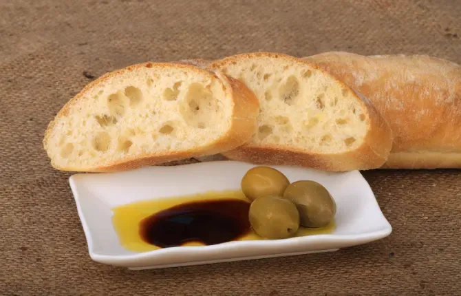 Olive Oil And Balsamic Vinegar Bread Dip