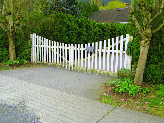 wood driveway gate plans