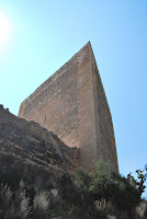 Torre-triangular-castillo-de-la-mola-novelda