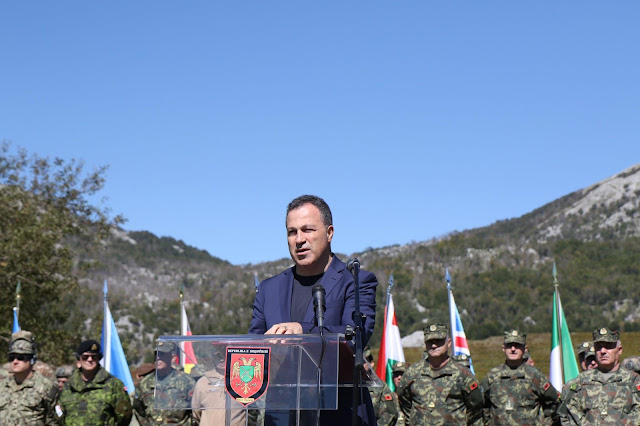 Niko Peleshi speaking before the Albanian Light Infantry Battalion Group