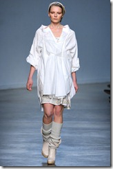 Vanessa Bruno Ready-To-Wear Fall 2011 Runway Photo 2