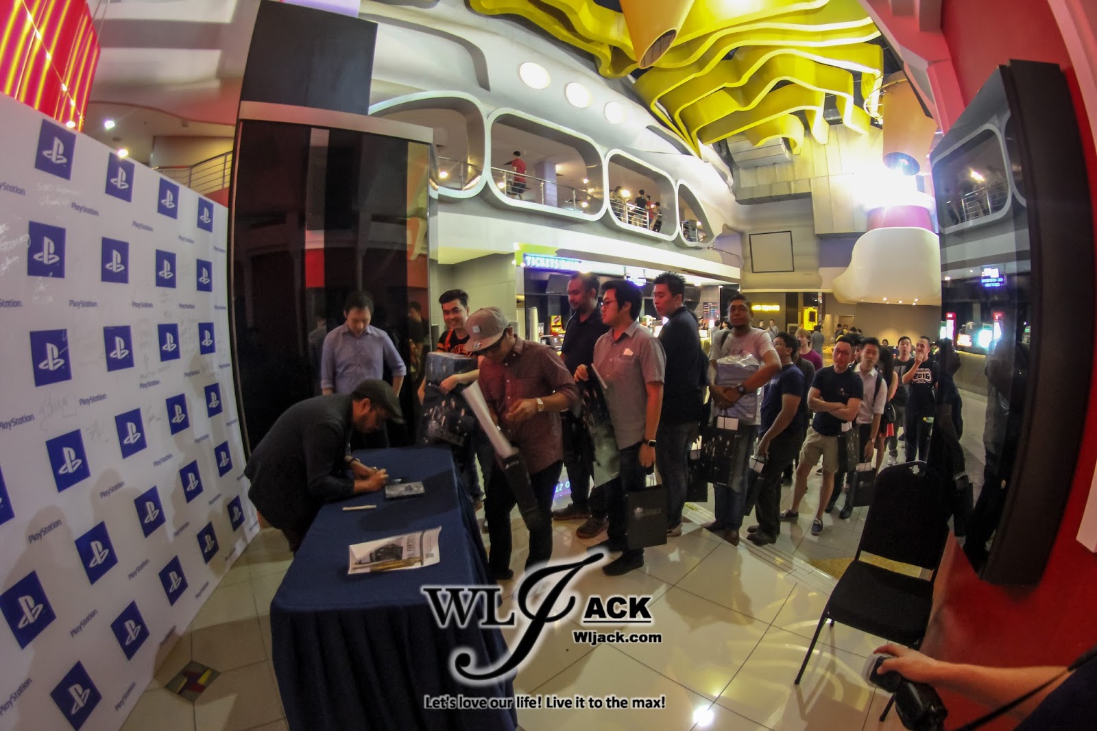 Game FINAL FANTASY XV Midnight Launch In Malaysia @ GSC ...