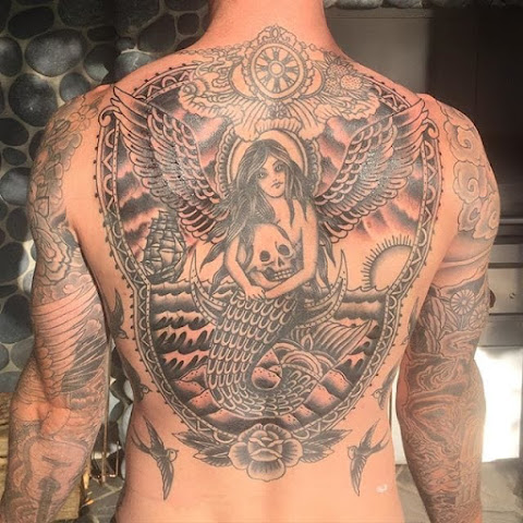Adam Levine Finally Debuts His Finished Backpiece