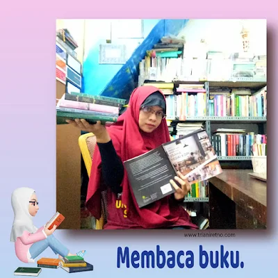 membaca buku