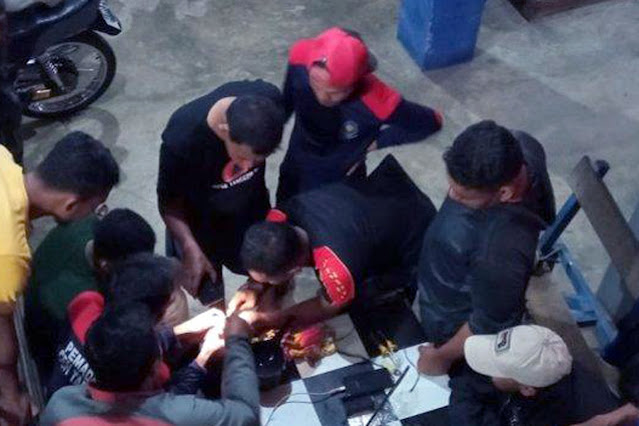 Heboh, Wanita Muda Datangi Pos Damkar Aceh Tamiang Malam-malam