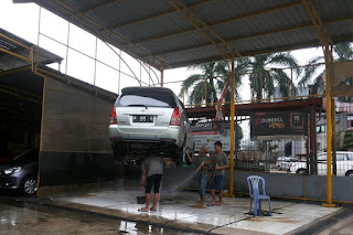 Keuntungan dan Kekurangan Usaha Cuci kendaraan beroda empat dan motor  Keuntungan dan Kekurangan Usaha Cuci Mobil dan Motor