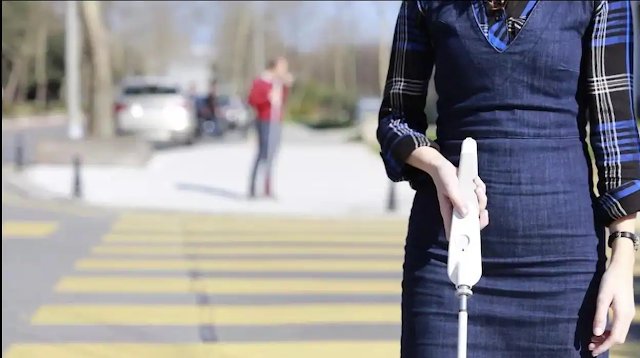 Inventan el bastón inteligente para ciegos, con Google Maps y asistente virtual