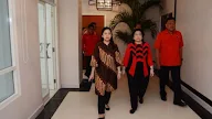 Office Boy DPR yang Bertugas Dekat Ruang Puan Maharani Positif Corona