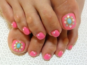 Stylish-Pedicure-Nail-Art-Designs-for-Summer-2012