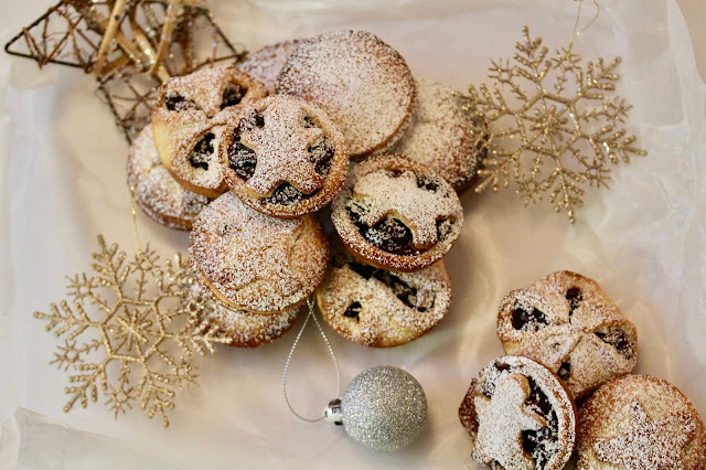 Cranberry, pecan and orange mince pies (vegetarian and alcohol-free)