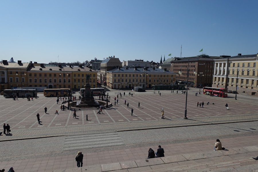 ゆっくりと訪れる日没前の ヘルシンキ大聖堂 Helsingin Tuomiokirkko を鑑賞 ヘルシンキ旅行