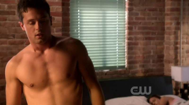 Stephen Colletti Shirtless in One Tree Hill s9e01