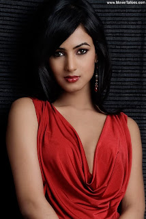 Sonal chauhan Hot Photos, Sonal chauhan Pics, Bollywood Actress