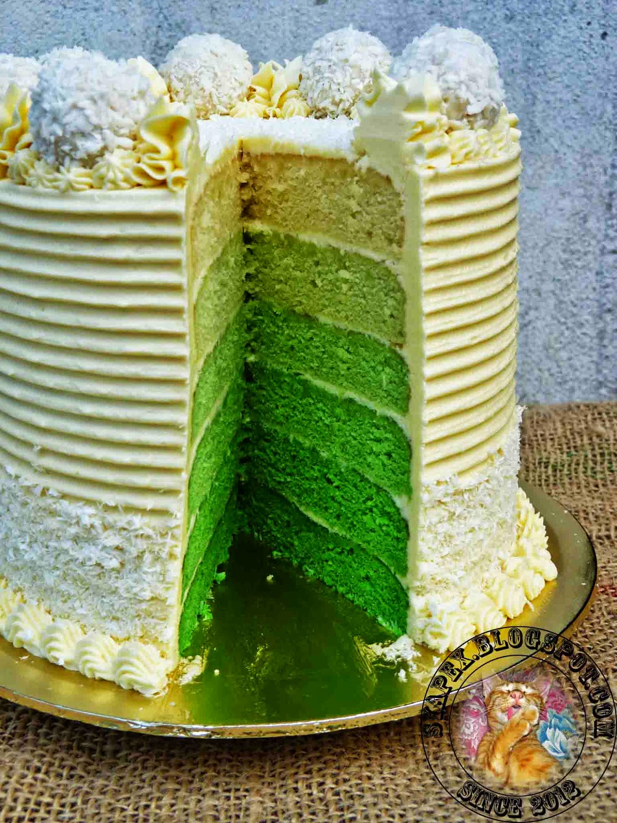 Syapex kitchen: Pandan Ombre Cake with Gula Melaka Swiss 