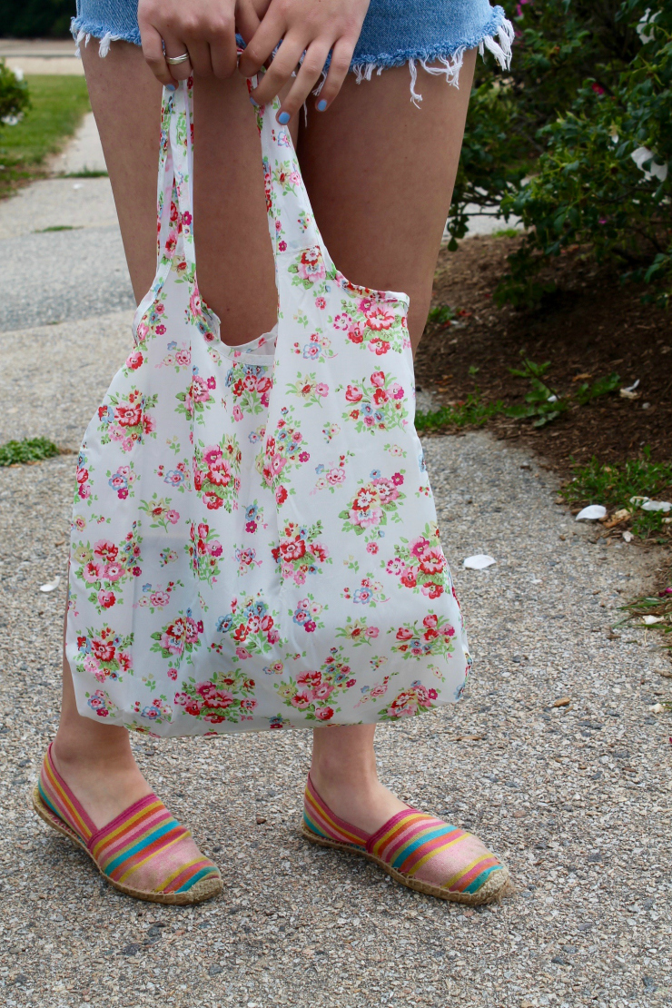 Vintage Ralph Lauren denim cutoffs, floral beach bag for a cute summer look