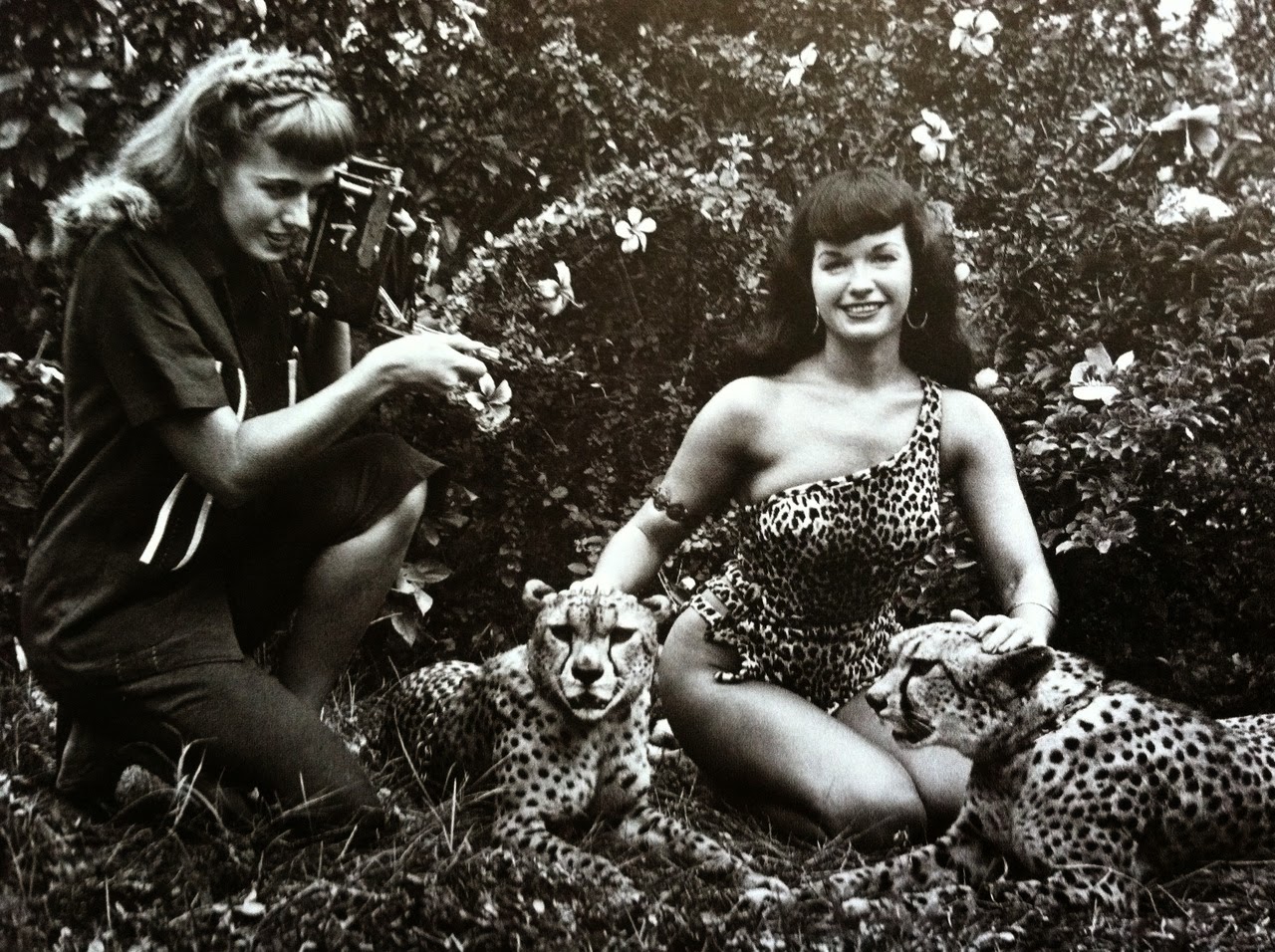 Bettie Page photographiée par Bunny Yeager en 1954 pour Playboy