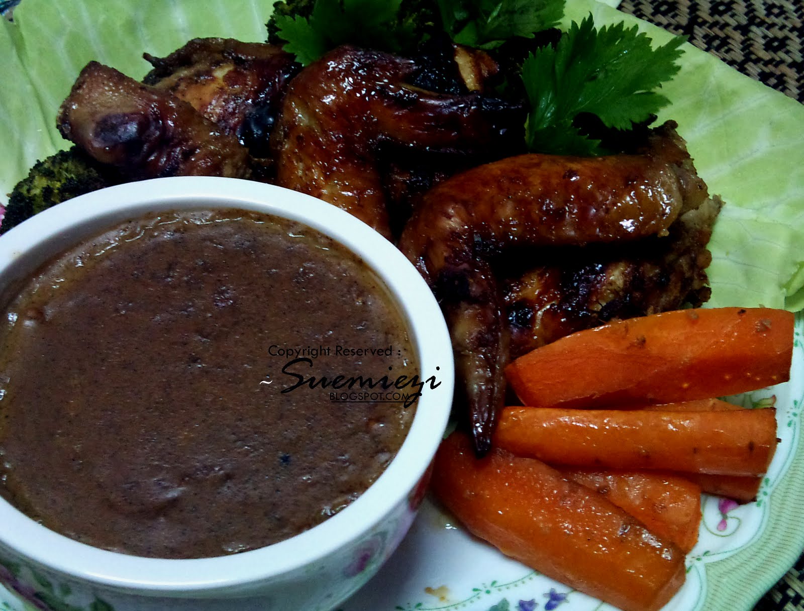 ~ SaTu peRmUlaAn YAng bAiK ~: Ayam bakar + Sos Black Paper 