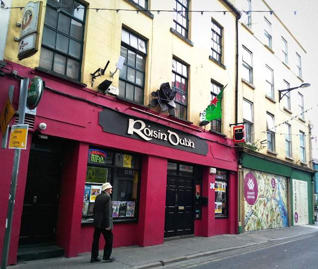 Irish pub in West side, Galway