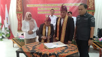 Pasangan Dedi dan Irawan, Daftar Terakhir di KPU Pesisir Barat