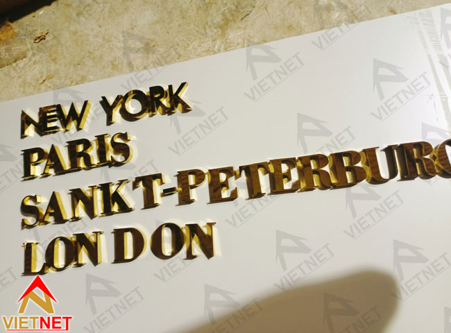 gia-cong-chu-noi-new-york-paris-sankt-peterburg-london-2