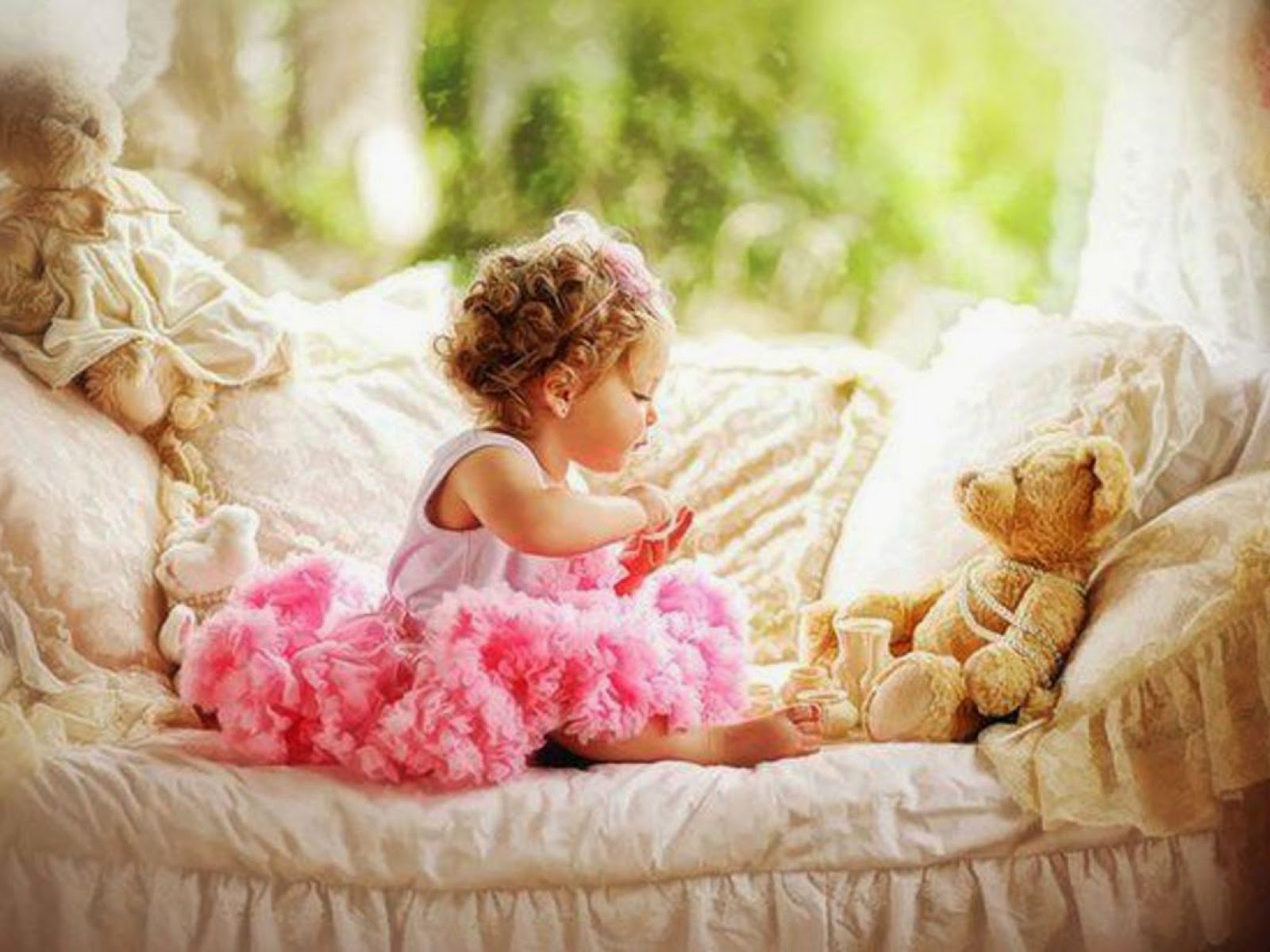 アリスと百合の不思議な世界 画像 美しい 可愛い Bedtime Story 壁紙 海外 赤ちゃん 女の子