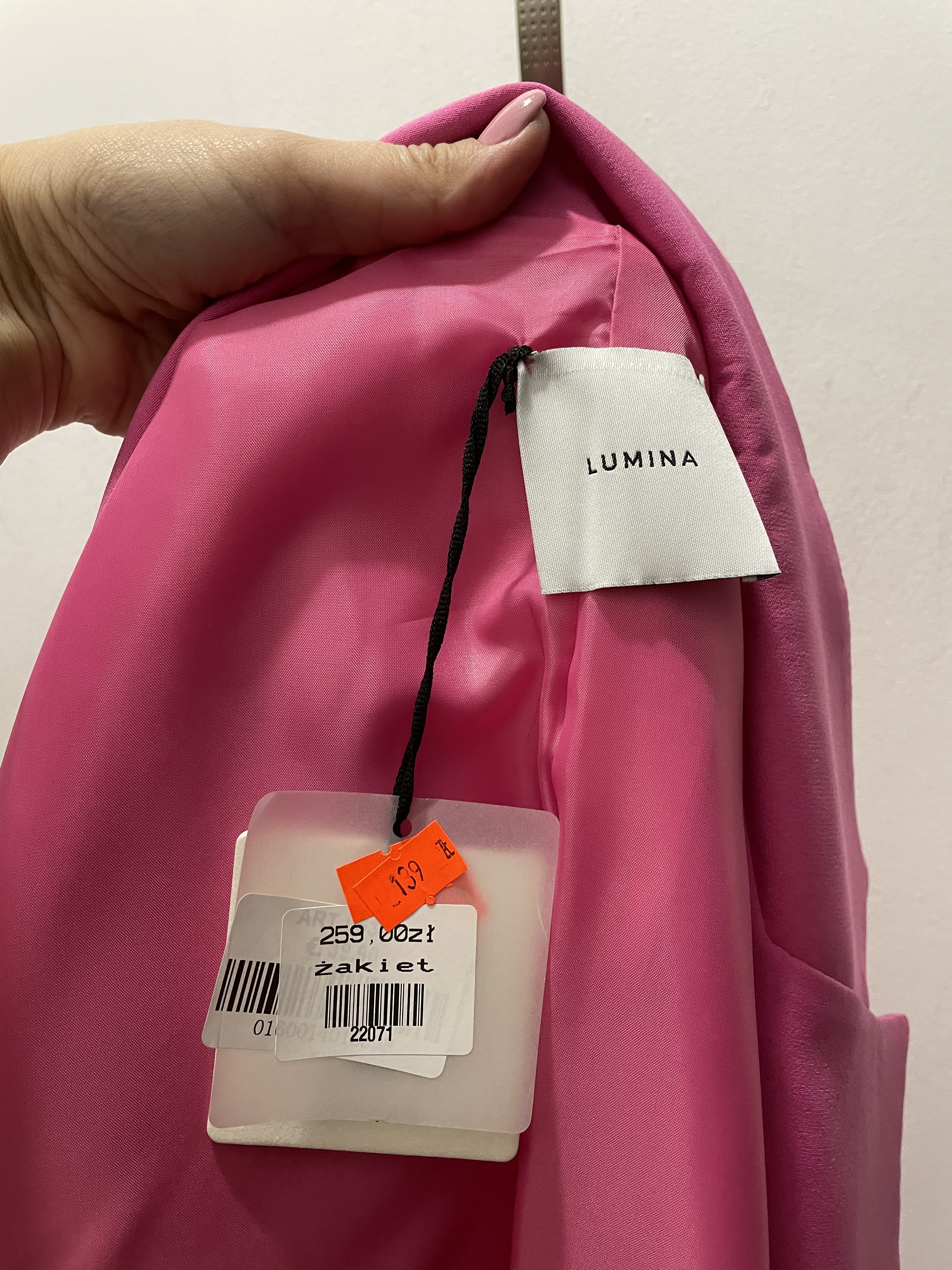 lokalny butik;butik;kobieta po trzydziestce;kobietapoczterdziestce;kamizelka colori;queens heart jeans;dres lemonada;wspieram polską gospodarkę;polskie marki modowe;