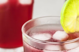 Apple Cider Vinegar and Cranberry Detox Drink