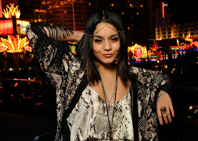 Teen Fashion News: Vanessa Hudgens Hippie en las Vegas