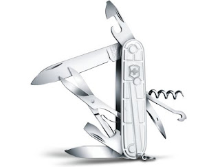 http://www.victorinox.com/ch/fr/Produits/Couteaux-d’officier-suisse/Couteaux-de-poche-standards/Climber-White-Christmas/p/1.3703.T77