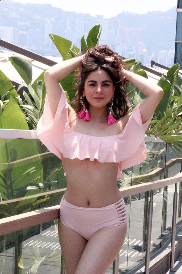 Shraddha Arya bikini hot actress kundali bhagya