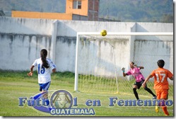 jugada de jutiapanecas hacia el arco de reu, fue  ono fue gol. (1)