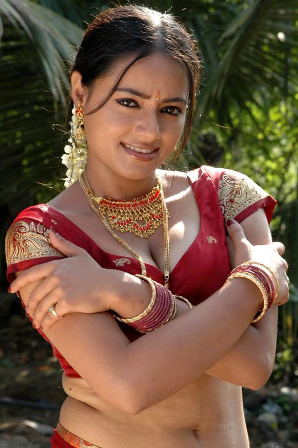 Tamil Hot Actress Madhusantha spicy Navel Show minsaram movie