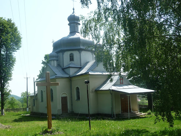 Тисов. Церковь святого Николая. 1995 г. УГКЦ
