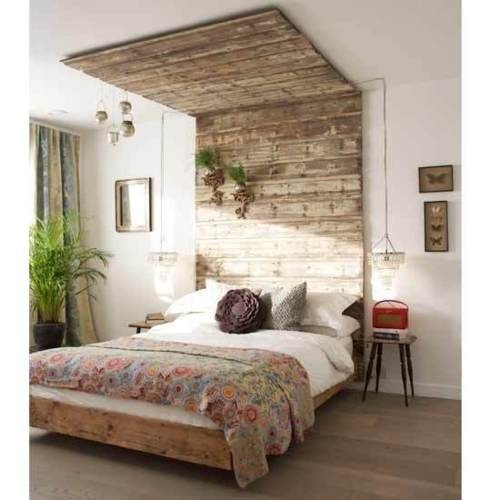 DIY Wood Pallet Headboard