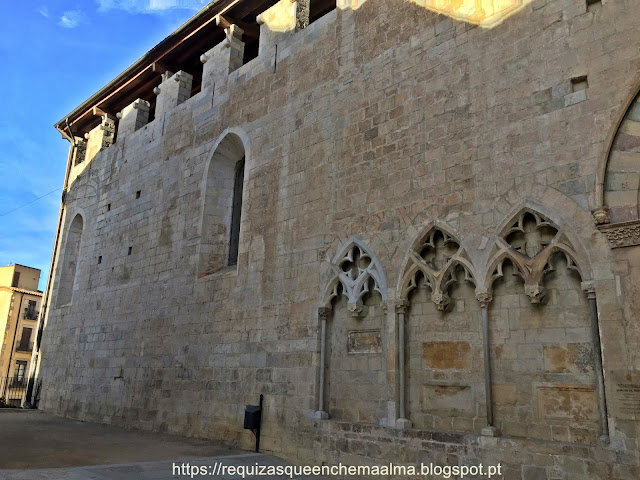 Basilica de Sant Feliu, elementos românicos, góticos e barrocos