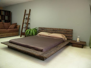 tempat tidur kayu minimalis